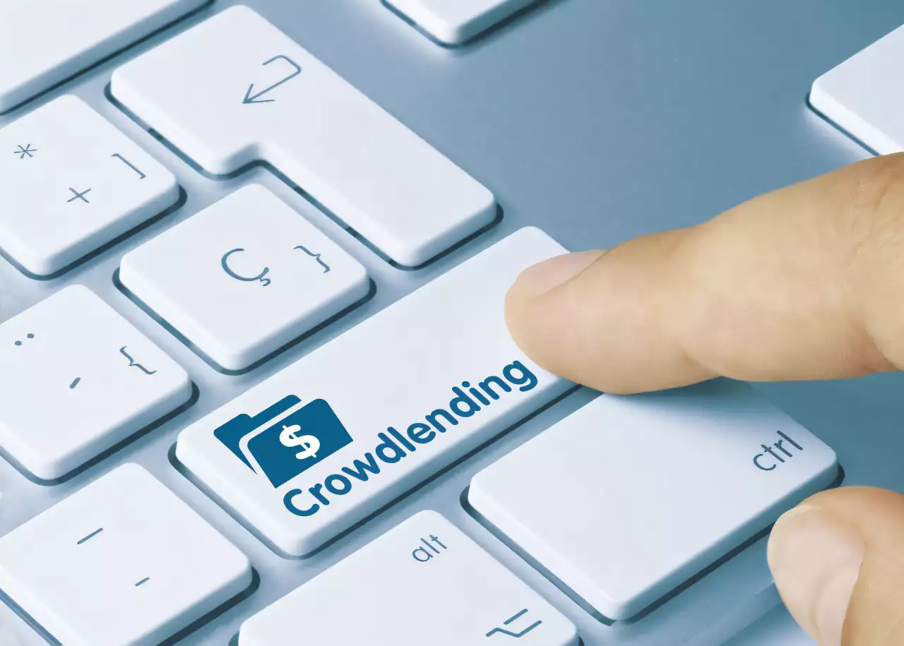 Clavier avec bouton Crowdlending pour Prêt Garanti par l'État, PME et TPE financement.